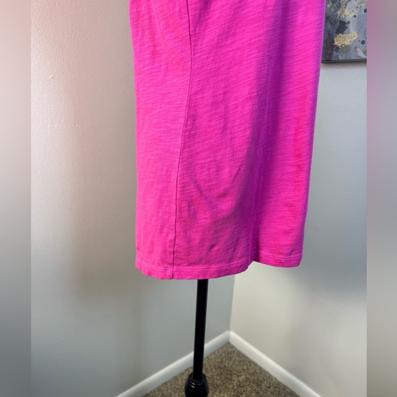 CAbi Fuchsia Cotton V-Neck Short Sleeve with One Front Pocket Tee Size Medium - Picture 3 of 9